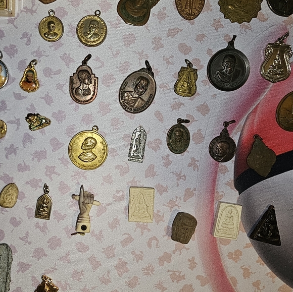 THAI Buddha Amulets, Pendants Indian Arrowheads,Rare , Ancient? - Picture 3 of 14